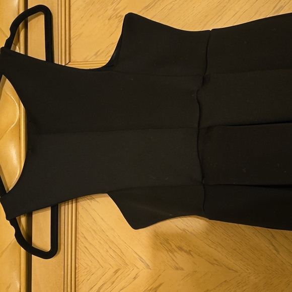 BOOHOO Scuba cutaway neckline midi bridesmaid dress. Size Small. Black - Picture 10 of 11